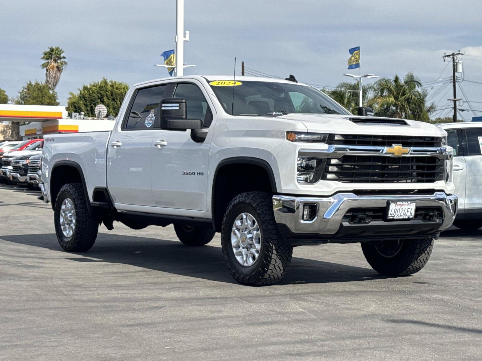 Used 2024 Chevrolet Silverado 3500 LT w/ Convenience Package AWD/4WD image 3