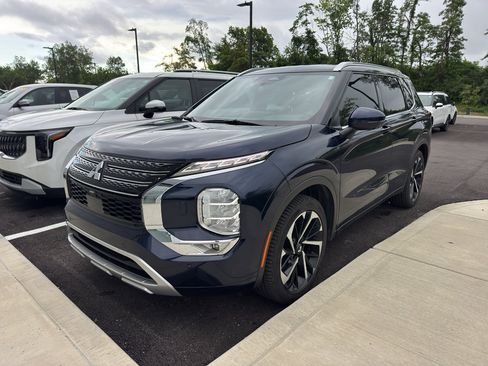 Used 2022 Mitsubishi Outlander SEL AWD/4WD image 2