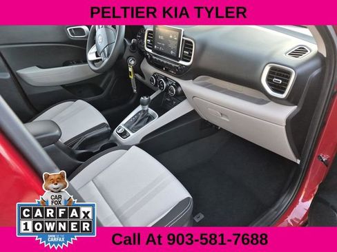 Used 2020 Hyundai Venue SEL image 11