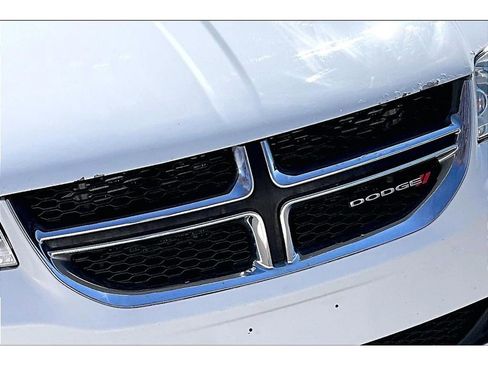 Used 2018 Dodge Grand Caravan w/ UConnect Hands-Free Group image 30