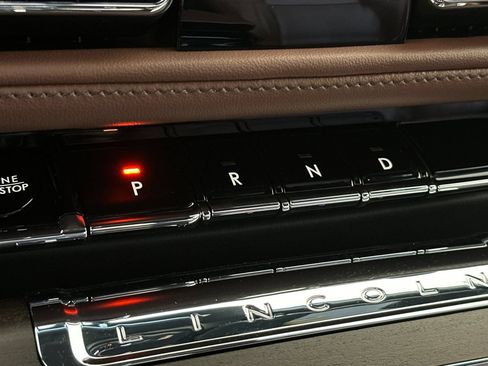 New 2026 Lincoln Aviator Reserve w/ Illumination Package RWD image 22