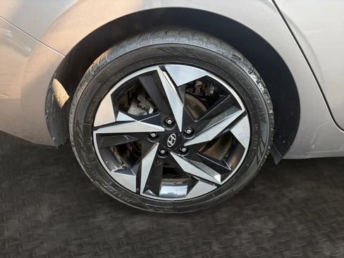 Used 2021 Hyundai Elantra SEL w/ Convenience + Premium Package FWD image 40