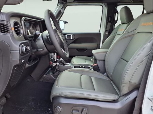 New 2026 Jeep Gladiator Mojave AWD/4WD image 8