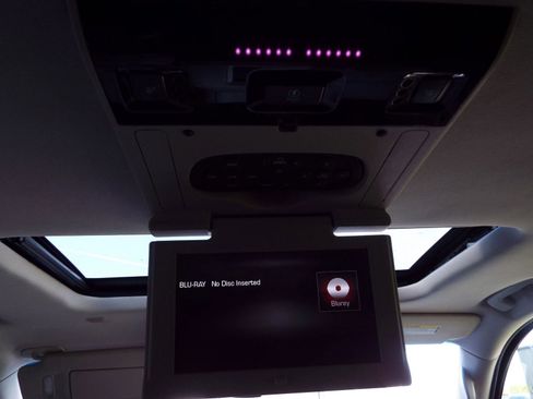 Used 2015 GMC Yukon XL Denali w/ Touring Package image 34