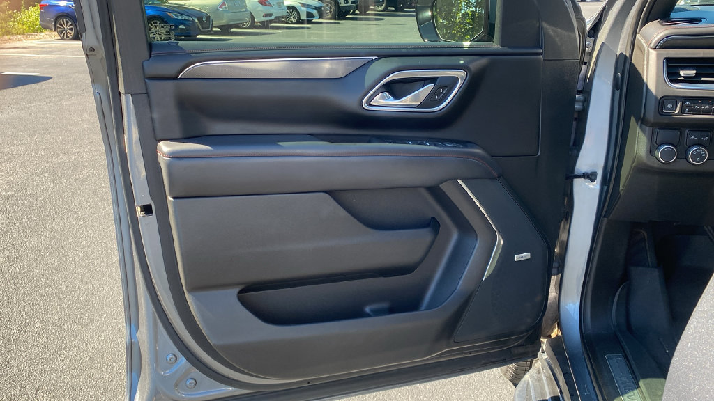 Used 2021 Chevrolet Tahoe RST w/ Luxury Package RWD image 17
