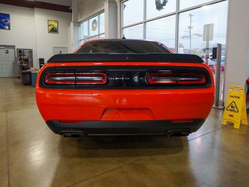 Used 2016 Dodge Challenger R/T Scat Pack image 4