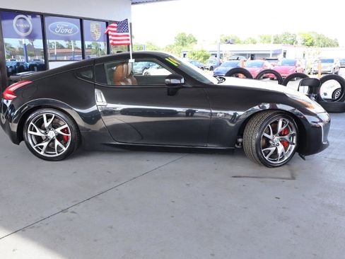 Used 2014 Nissan 370Z Touring w/ Sport Package RWD image 6