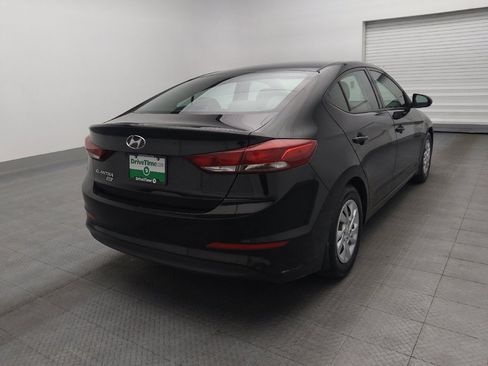 Used 2018 Hyundai Elantra SE image 9