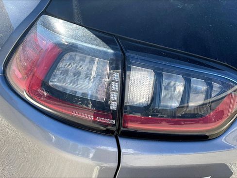 Used 2019 Jeep Cherokee Limited w/ Luxury Group image 28