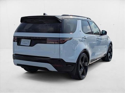 New 2025 Land Rover Discovery Dynamic SE image 2