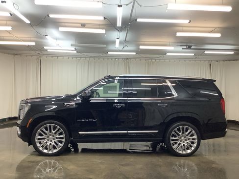 New 2026 GMC Yukon Denali w/ Denali Reserve Package AWD/4WD image 11