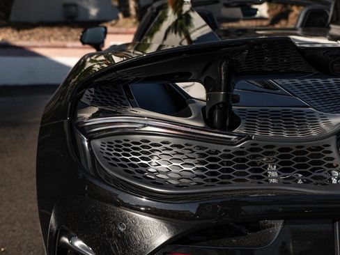 Used 2024 McLaren 750S image 33