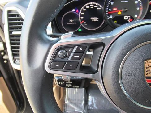 Used 2020 Porsche Cayenne image 17