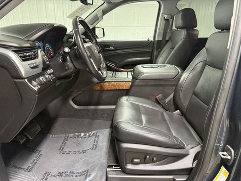 Used 2020 Chevrolet Suburban Premier AWD/4WD image 12