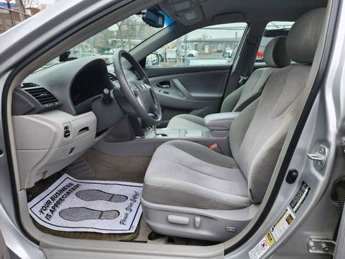 Used 2010 Toyota Camry image 11