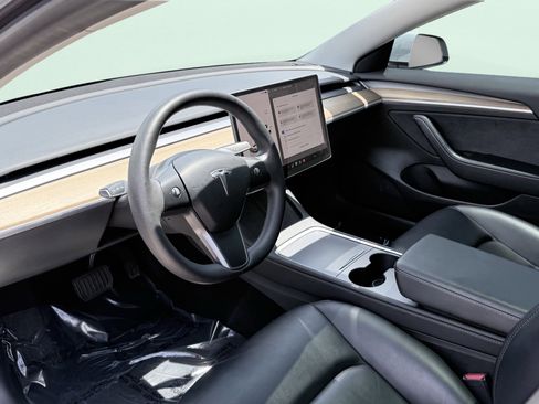 Used 2023 Tesla Model 3 Standard Range RWD image 19