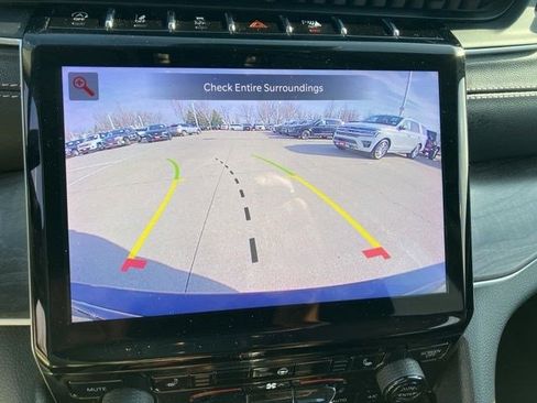 Used 2023 Jeep Grand Cherokee Limited AWD/4WD image 18