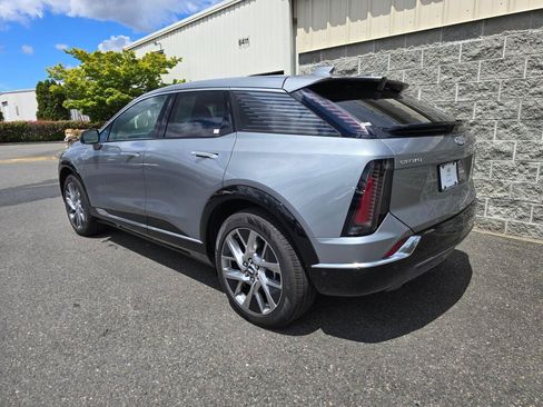 Used 2026 Cadillac Optiq Luxury 2 AWD/4WD image 4