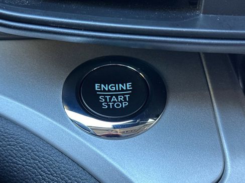 Used 2022 Ford Explorer XLT image 33