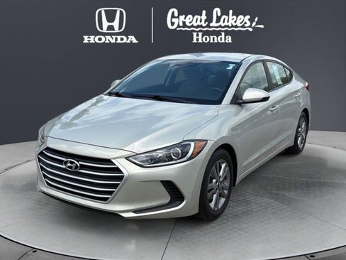Used 2018 Hyundai Elantra SEL w/ Cargo Package FWD image 2
