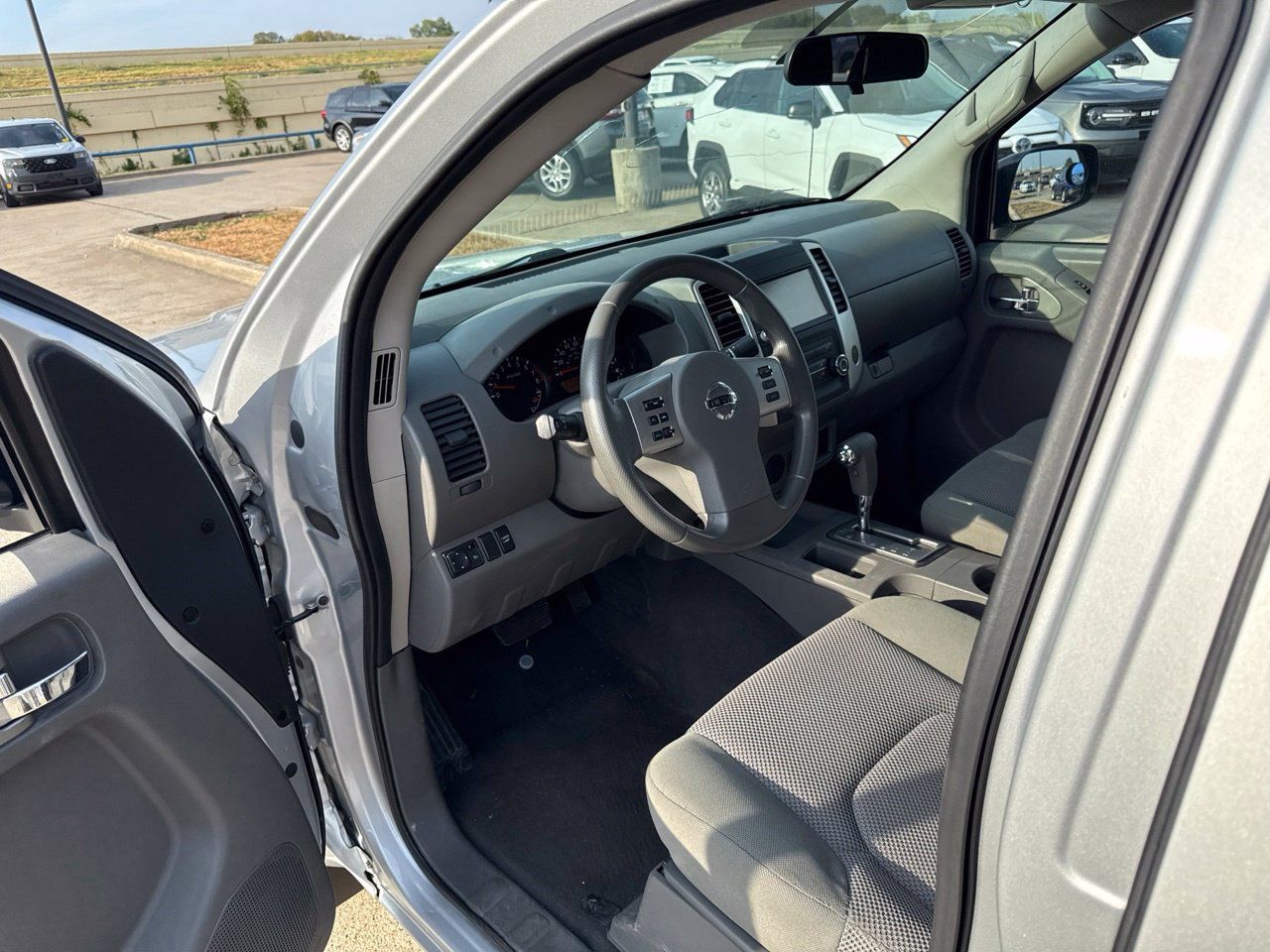 Used 2019 Nissan Frontier SV RWD image 19