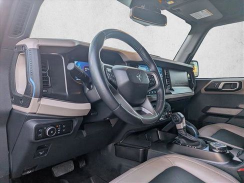 Used 2023 Ford Bronco Wildtrak image 10