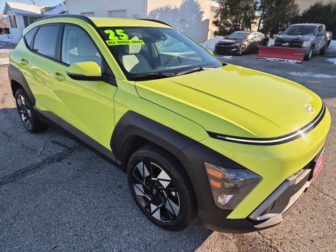 Used 2025 Hyundai Kona SEL image 1