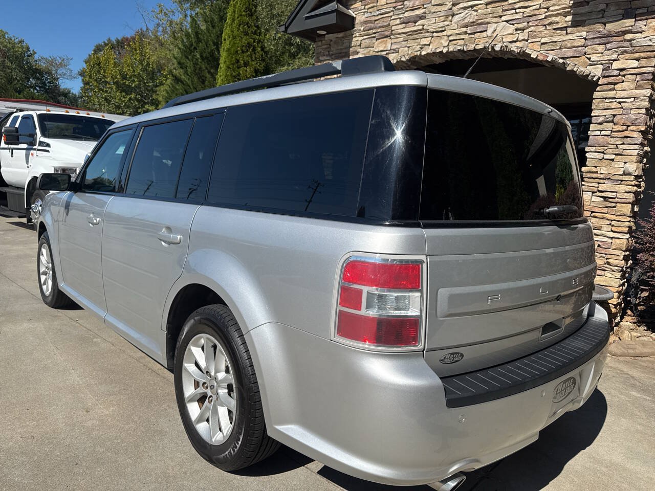Used 2019 Ford Flex SE FWD image 3