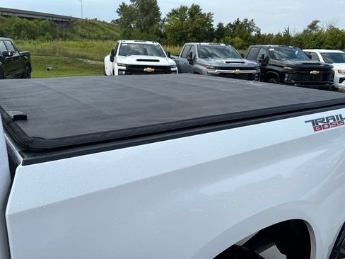 Used 2022 Chevrolet Silverado 1500 LT Trail Boss w/ LPO, Dark Essentials Package AWD/4WD image 54