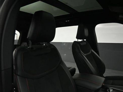 Certified 2025 Ford Explorer ST AWD/4WD image 32