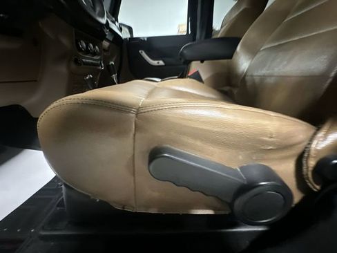 Used 2012 Jeep Wrangler Sahara w/ Connectivity Group image 16