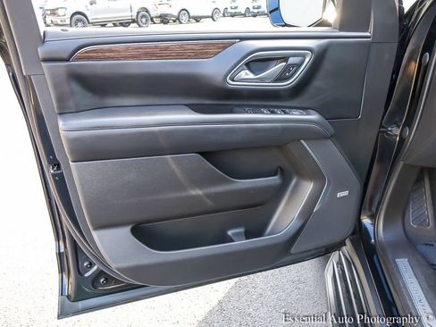 Used 2021 Chevrolet Suburban High Country AWD/4WD image 23