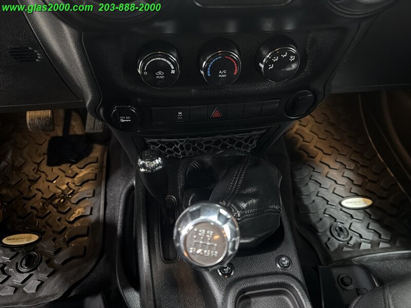 Used 2017 Jeep Wrangler Unlimited Sport w/ Connectivity Group AWD/4WD image 11