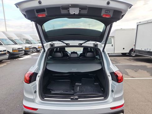 Used 2018 Porsche Cayenne Platinum Edition image 32