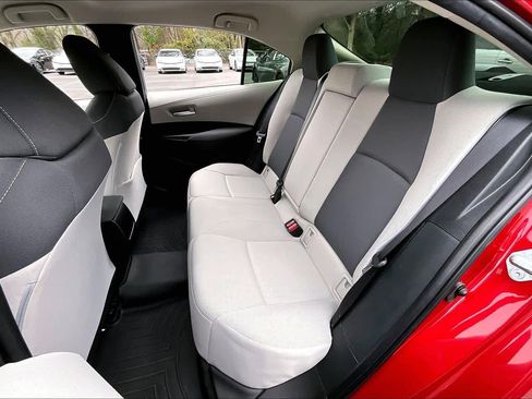 Used 2021 Toyota Corolla LE image 20