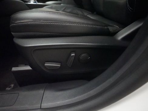 Used 2020 Ford Escape Titanium AWD/4WD image 29