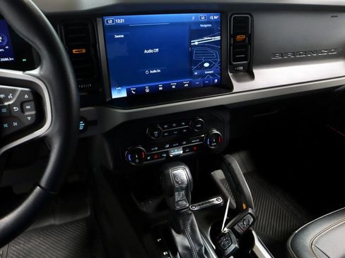 Certified 2022 Ford Bronco Badlands AWD/4WD image 33