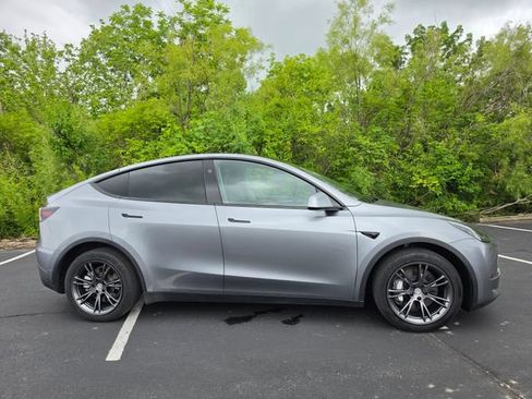 Used 2025 Tesla Model Y Long Range AWD/4WD image 6