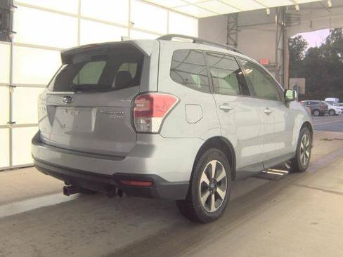 Used 2017 Subaru Forester 2.5i Premium AWD/4WD image 5