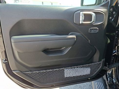 New 2026 Jeep Gladiator Sport AWD/4WD image 8