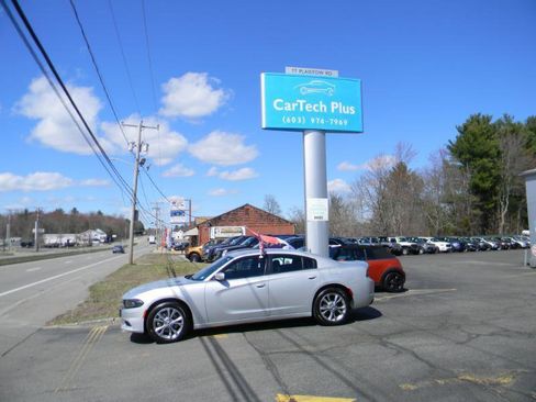 Used 2022 Dodge Charger SXT AWD/4WD image 9