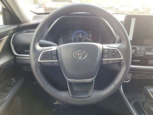 Used 2024 Toyota Grand Highlander XLE image 10