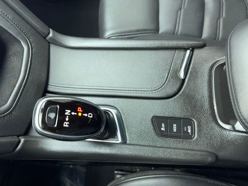 Used 2017 Cadillac XT5 Platinum image 30