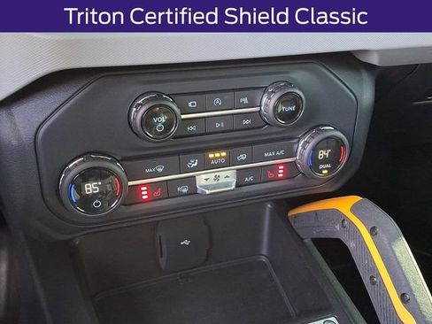 Used 2021 Ford Bronco Badlands image 18