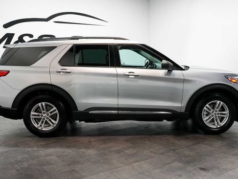 Used 2023 Ford Explorer XLT RWD image 8