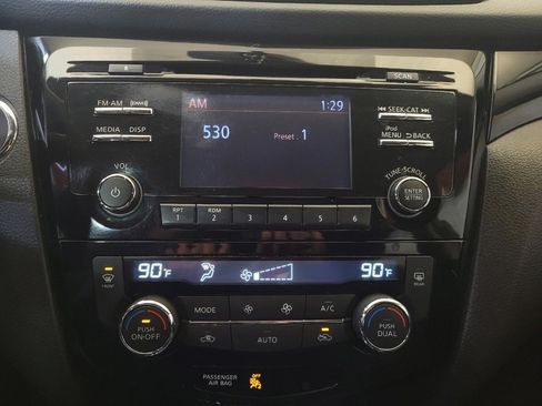 Used 2018 Nissan Rogue Sport SV image 25