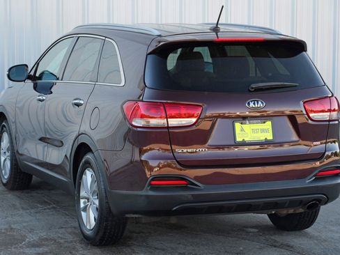 Used 2017 Kia Sorento LX image 43