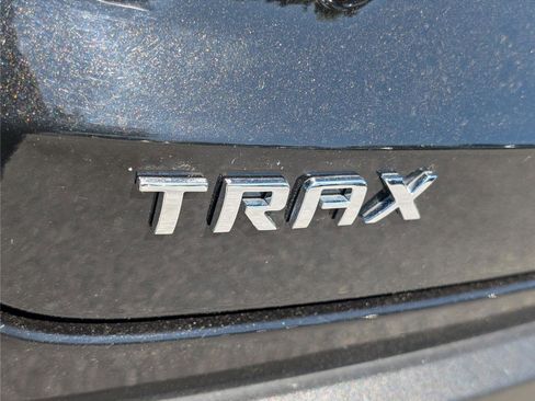 Used 2024 Chevrolet Trax LS w/ LS Convenience Package image 9