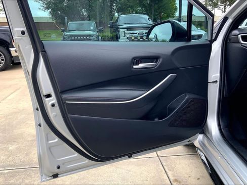 Used 2025 Toyota Corolla SE FWD image 27
