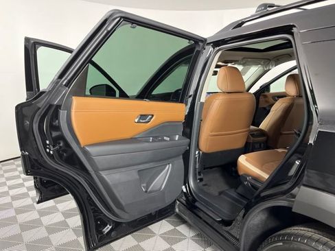 New 2026 Nissan Pathfinder Platinum FWD image 39